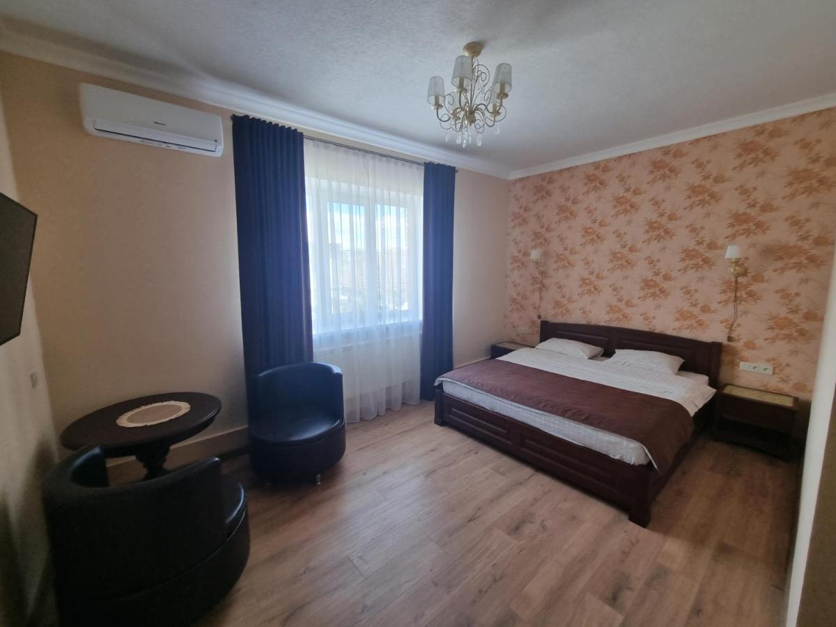 Ник Аэро Hotel Kharkov Ngoại thất bức ảnh